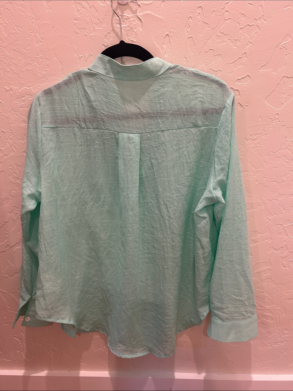 Light Mint Green Button-Up Linen Shirt - Picture 5 of 5